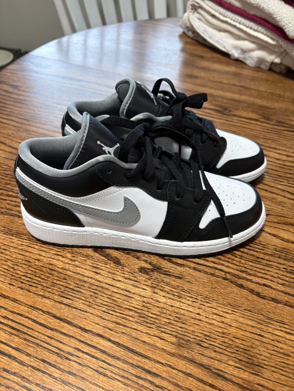 Low top Nike air Jordan’s
